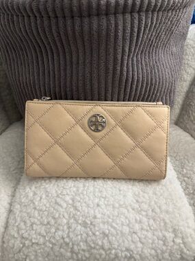 Tory Burch Quilted Cream Leather Continental Zip Wallet
